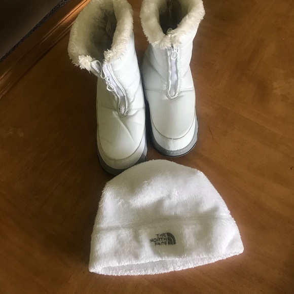 Khombu Girls Sze 2 White Snow Boot &North Face Hat - Picture 3 of 16